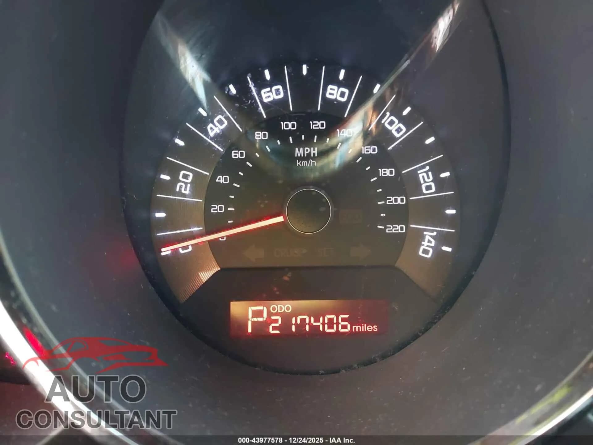 2011 KIA SOUL Damaged VIN KNDJT2A28B7198733 – exterior detail 2011 KIA SOUL Damaged VIN KNDJT2A28B7198733 – exterior detail