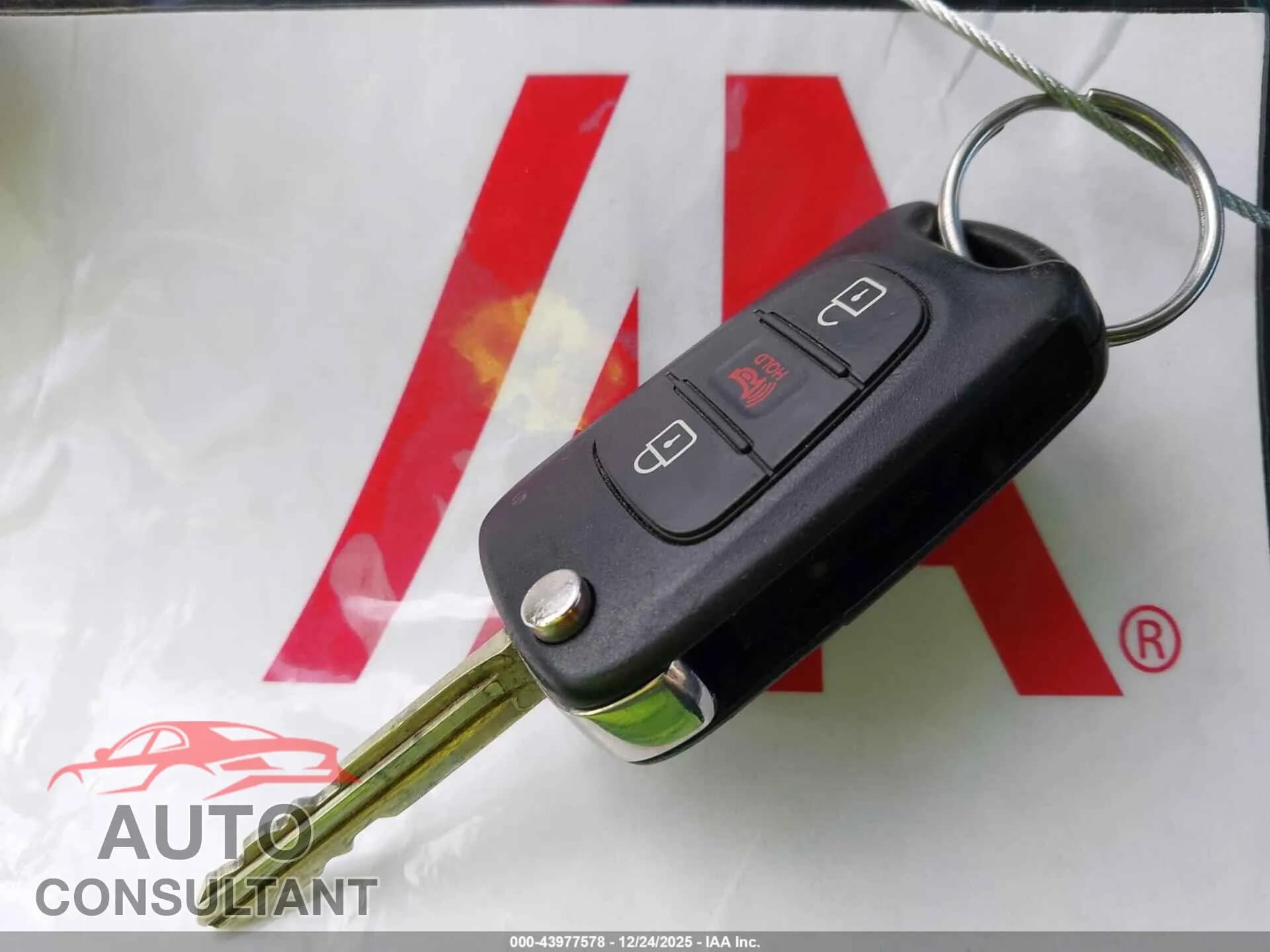 2011 KIA SOUL Damaged VIN KNDJT2A28B7198733 – photo 11 2011 KIA SOUL Damaged VIN KNDJT2A28B7198733 – photo 11