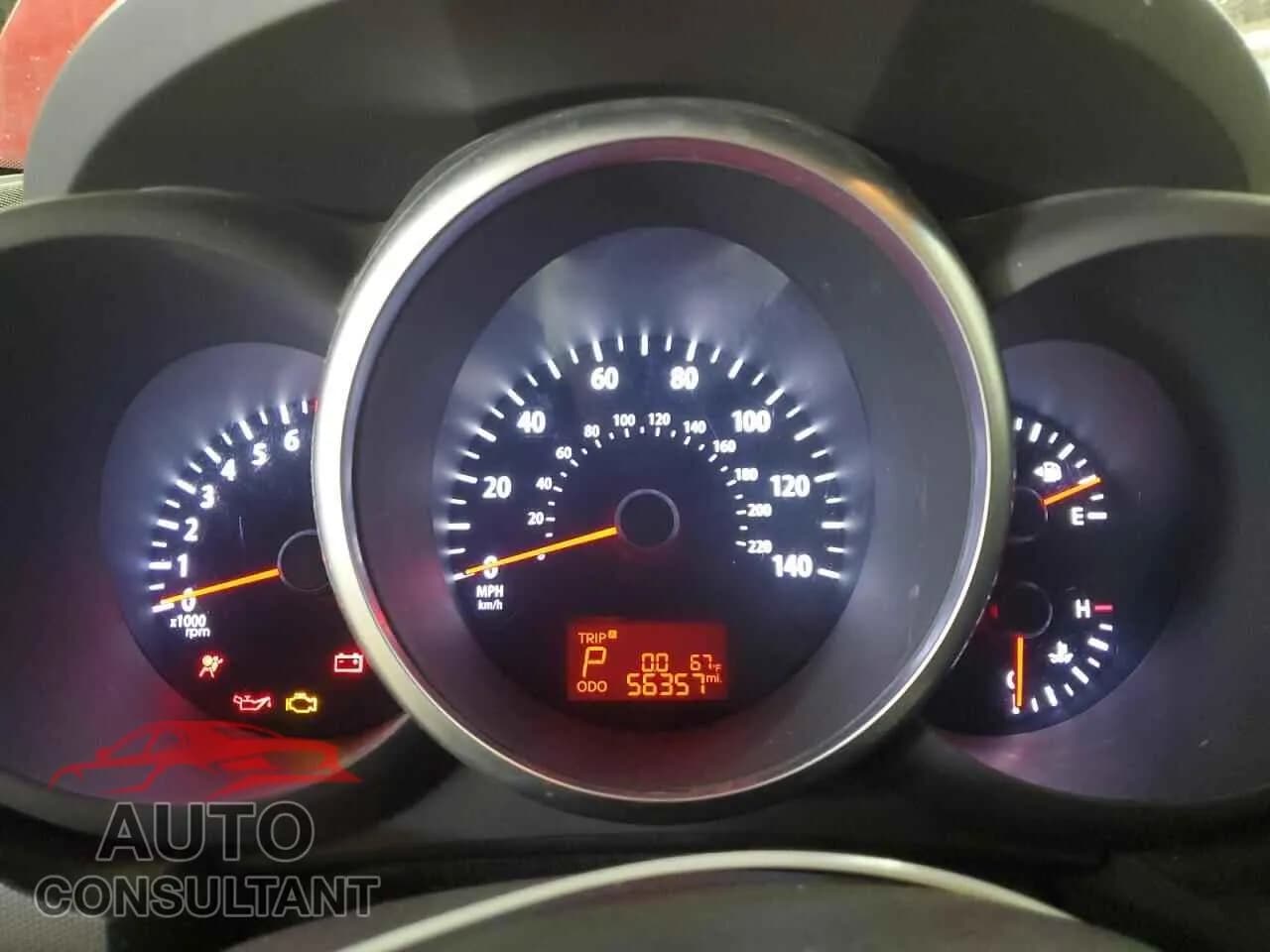 2013 KIA SOUL Damaged VIN KNDJT2A67D7553834 – trunk area 2013 KIA SOUL Damaged VIN KNDJT2A67D7553834 – trunk area