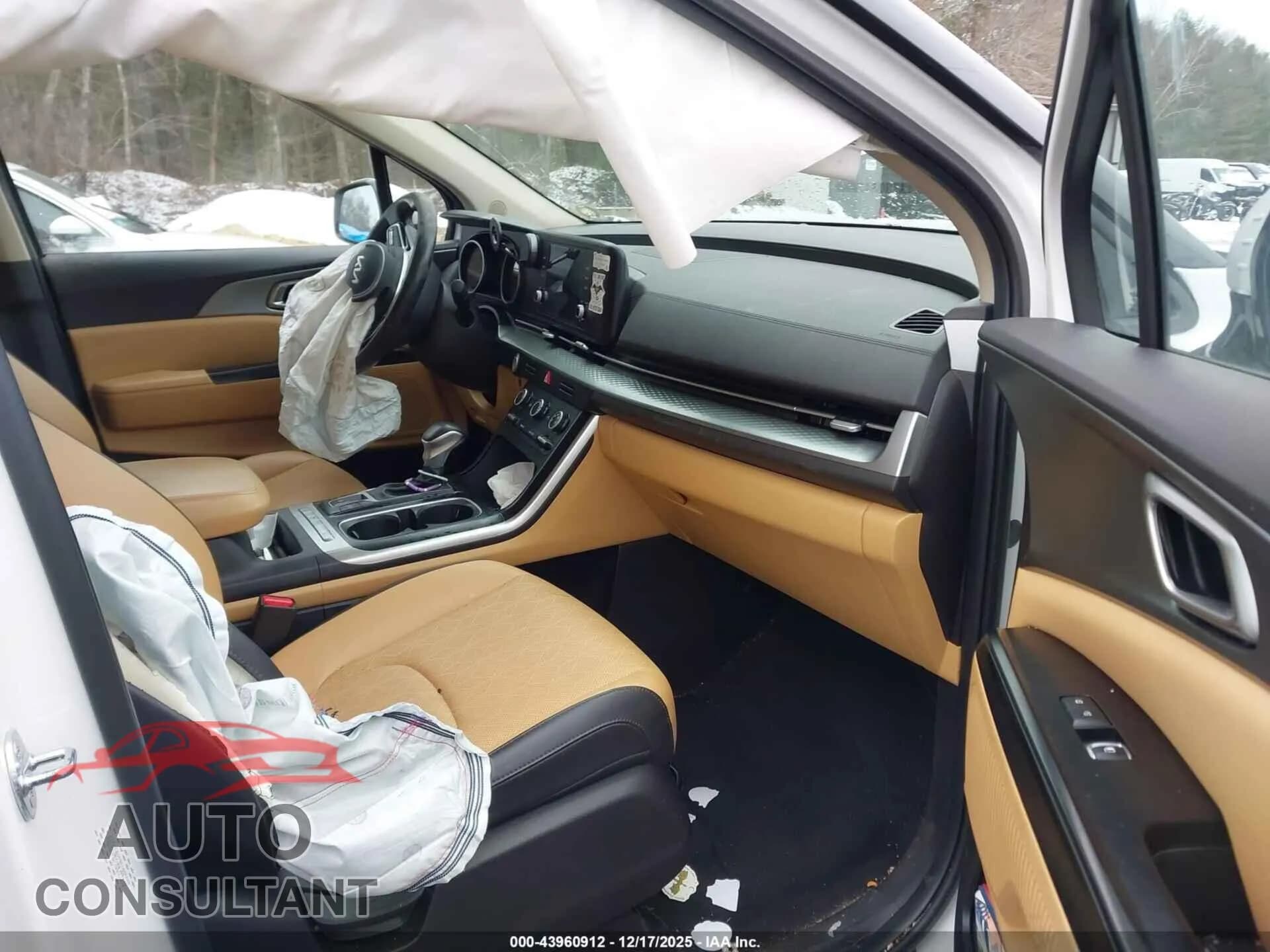 2024 KIA CARNIVAL MPV Damaged VIN KNDNB4H37R6395598 – interior seats 2024 KIA CARNIVAL MPV Damaged VIN KNDNB4H37R6395598 – interior seats
