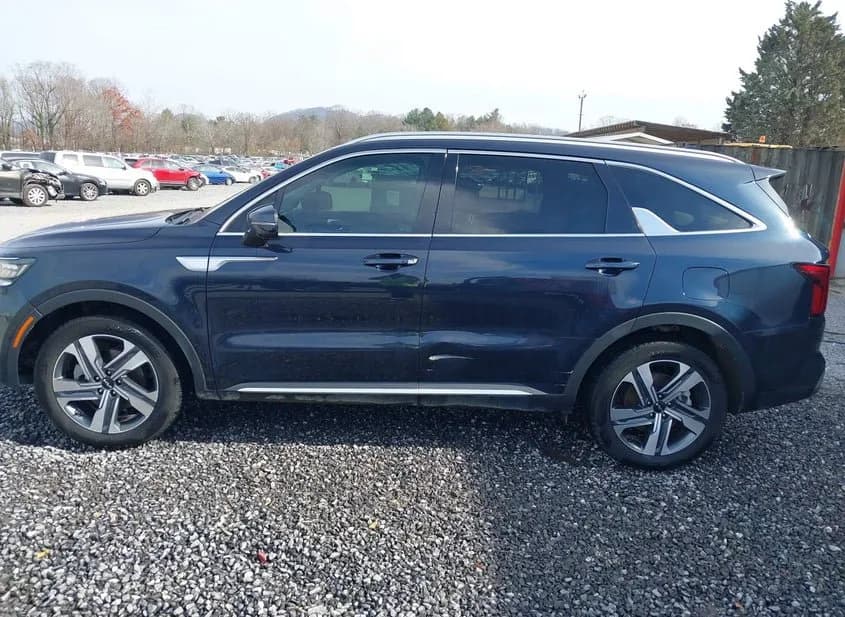 2022 KIA Sorento Used VIN KNDRMDLHXN5066327 – trunk area 2022 KIA Sorento Used VIN KNDRMDLHXN5066327 – trunk area