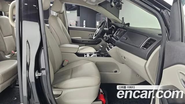 2018 Kia All New Carnival 11-seater Deluxe Sold VIN KNHMF37ABJS410497 – photo 13 2018 Kia All New Carnival 11-seater Deluxe Sold VIN KNHMF37ABJS410497 – photo 13