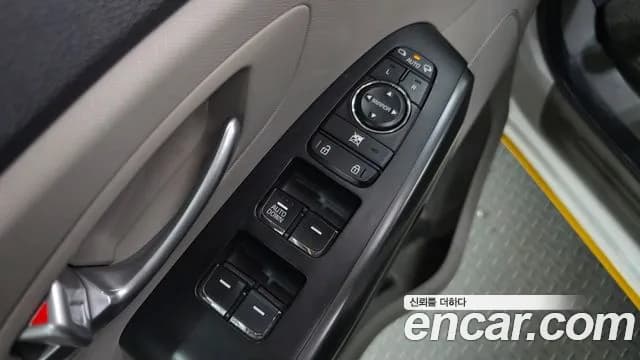 2019 Kia The New Carnival 11-Seater School bus Sold VIN KNHMF37ABKS475377 – interior seats 2019 Kia The New Carnival 11-Seater School bus Sold VIN KNHMF37ABKS475377 – interior seats