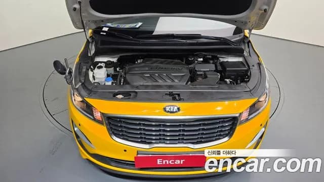 2019 Kia The New Carnival 11-Seater School bus Sold VIN KNHMF37ABKS475377 – trunk area 2019 Kia The New Carnival 11-Seater School bus Sold VIN KNHMF37ABKS475377 – trunk area