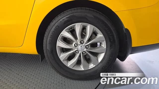 2019 Kia The New Carnival 11-Seater School bus Sold VIN KNHMF37ABKS475377 – photo 18 2019 Kia The New Carnival 11-Seater School bus Sold VIN KNHMF37ABKS475377 – photo 18