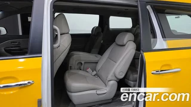 2019 Kia The New Carnival 11-Seater School bus Sold VIN KNHMF37ABKS475377 – photo 29 2019 Kia The New Carnival 11-Seater School bus Sold VIN KNHMF37ABKS475377 – photo 29