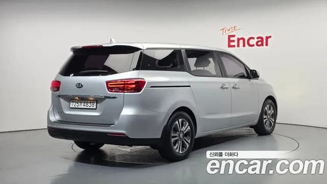2019 Kia The New Carnival 11-Seater Deluxe Sold VIN KNHMF37ABKS499349 – trunk area 2019 Kia The New Carnival 11-Seater Deluxe Sold VIN KNHMF37ABKS499349 – trunk area