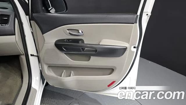 2019 Kia The New Carnival 11-Seater Deluxe Sold VIN KNHMF37ABKS512462 – exterior detail 2019 Kia The New Carnival 11-Seater Deluxe Sold VIN KNHMF37ABKS512462 – exterior detail
