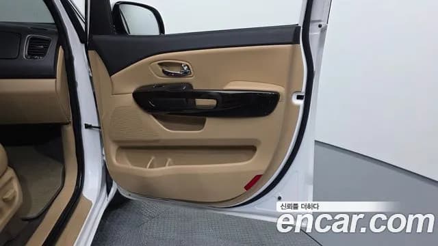 2019 Kia The New Carnival 11-Seater Prestige Sold VIN KNHMF37ABKS611305 – exterior detail 2019 Kia The New Carnival 11-Seater Prestige Sold VIN KNHMF37ABKS611305 – exterior detail