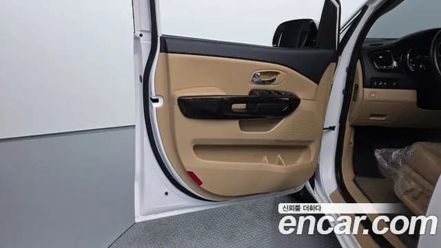 2019 Kia The New Carnival 11-Seater Prestige Sold VIN KNHMF37ABKS611305 – photo 35 2019 Kia The New Carnival 11-Seater Prestige Sold VIN KNHMF37ABKS611305 – photo 35