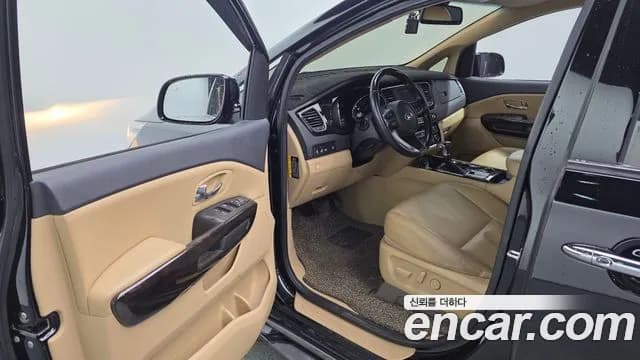 2020 Kia The New Carnival 11-Seater Prestige Sold VIN KNHMF37ABLS618324 – front exterior 2020 Kia The New Carnival 11-Seater Prestige Sold VIN KNHMF37ABLS618324 – front exterior