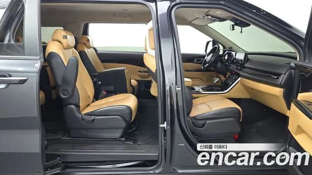 2021 Kia Carnival 4Generation 11-Seater Prestige Sold VIN KNHNB37BBMS079225 – trunk area 2021 Kia Carnival 4Generation 11-Seater Prestige Sold VIN KNHNB37BBMS079225 – trunk area
