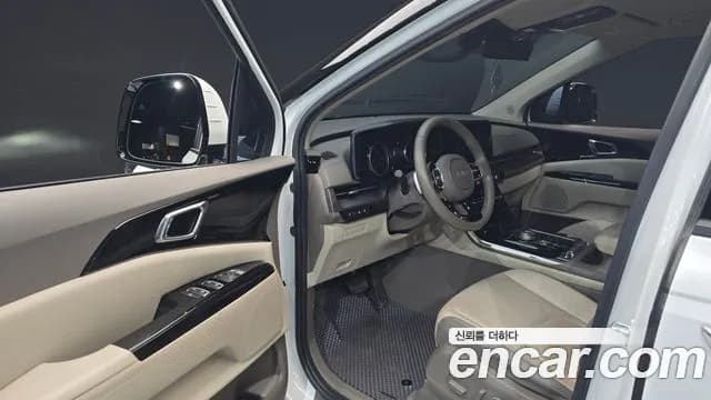 2023 Kia Carnival 4Generation Gasoline 11-Seater Noblesse Sold VIN KNHNC373BPS228426 – trunk area 2023 Kia Carnival 4Generation Gasoline 11-Seater Noblesse Sold VIN KNHNC373BPS228426 – trunk area