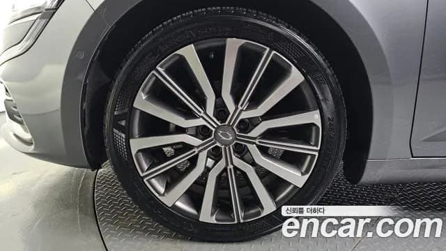 2024 Renault The New SM6 1.3 TCe RE Sold VIN KNMA4B2RMRP007112 – undercarriage 2024 Renault The New SM6 1.3 TCe RE Sold VIN KNMA4B2RMRP007112 – undercarriage