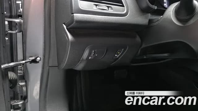 2017 Renault SM6 2.0 GDe SE Sold VIN KNMA4C2BMHP043566 – engine bay 2017 Renault SM6 2.0 GDe SE Sold VIN KNMA4C2BMHP043566 – engine bay