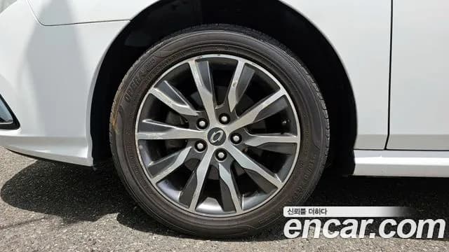 2018 Renault SM5 Nova Classic Sold VIN KNMA4C2BMJP165642 – engine bay 2018 Renault SM5 Nova Classic Sold VIN KNMA4C2BMJP165642 – engine bay
