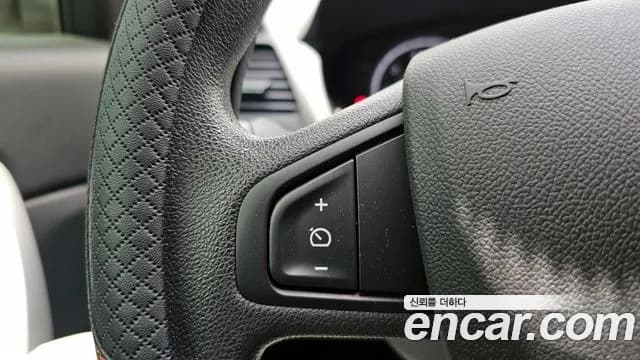 2018 Renault SM5 Nova Classic Sold VIN KNMA4C2BMJP165642 – exterior detail 2018 Renault SM5 Nova Classic Sold VIN KNMA4C2BMJP165642 – exterior detail