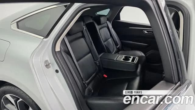 2019 Renault SM6 2.0 Prime SE Sold VIN KNMA4C2BMKP001639 – trunk area 2019 Renault SM6 2.0 Prime SE Sold VIN KNMA4C2BMKP001639 – trunk area