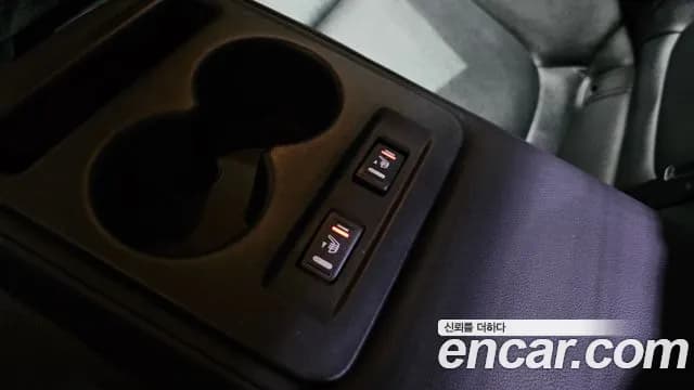 2019 Renault SM6 2.0 Prime SE Sold VIN KNMA4C2BMKP002447 – exterior detail 2019 Renault SM6 2.0 Prime SE Sold VIN KNMA4C2BMKP002447 – exterior detail