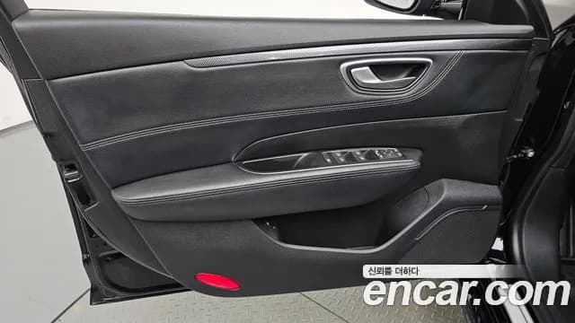 2019 Renault SM6 2.0 GDe LE Sold VIN KNMA4C2BMKP059156 – exterior detail 2019 Renault SM6 2.0 GDe LE Sold VIN KNMA4C2BMKP059156 – exterior detail