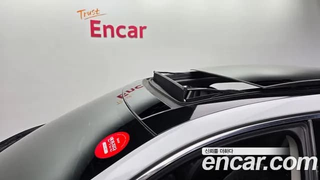 2019 Renault SM6 2.0 GDe LE Sold VIN KNMA4C2BMKP062692 – trunk area 2019 Renault SM6 2.0 GDe LE Sold VIN KNMA4C2BMKP062692 – trunk area