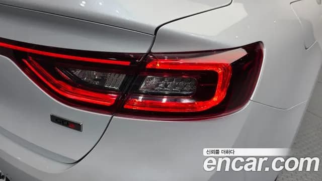 2019 Renault SM6 2.0 GDe LE Sold VIN KNMA4C2BMKP063374 – exterior detail 2019 Renault SM6 2.0 GDe LE Sold VIN KNMA4C2BMKP063374 – exterior detail