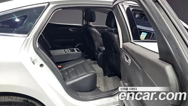 2019 Renault SM6 2.0 GDe LE Sold VIN KNMA4C2BMKP068120 – trunk area 2019 Renault SM6 2.0 GDe LE Sold VIN KNMA4C2BMKP068120 – trunk area