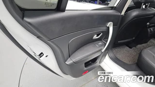2019 Renault SM5 Nova Classic Sold VIN KNMA4C2BMKP169250 – undercarriage 2019 Renault SM5 Nova Classic Sold VIN KNMA4C2BMKP169250 – undercarriage