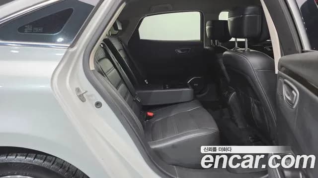 2017 Renault SM6 2.0 LPe RE (Disabled) Sold VIN KNMA4C2CMHP014267 – trunk area 2017 Renault SM6 2.0 LPe RE (Disabled) Sold VIN KNMA4C2CMHP014267 – trunk area