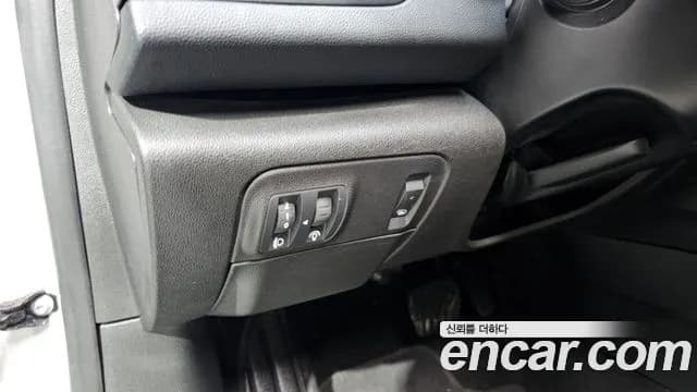 2017 Renault SM6 2.0 LPe SE (Disabled) Sold VIN KNMA4C2CMHP018468 – rear exterior 2017 Renault SM6 2.0 LPe SE (Disabled) Sold VIN KNMA4C2CMHP018468 – rear exterior