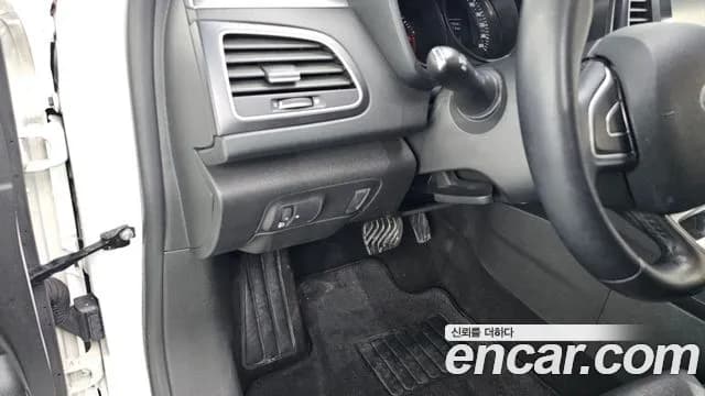 2017 Renault SM6 2.0 LPe SE (Rental car) Sold VIN KNMA4C2CMHP018565 – engine bay 2017 Renault SM6 2.0 LPe SE (Rental car) Sold VIN KNMA4C2CMHP018565 – engine bay