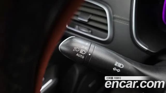 2017 Renault SM6 2.0 LPe LE (Disabled) Sold VIN KNMA4C2CMHP018608 – exterior detail 2017 Renault SM6 2.0 LPe LE (Disabled) Sold VIN KNMA4C2CMHP018608 – exterior detail