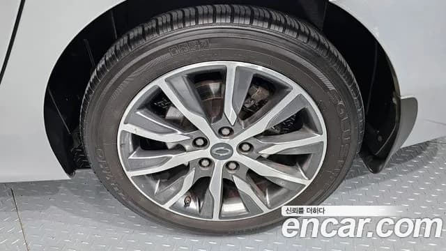 2018 Renault SM5 Nova LPLi Texi tental car DLX Sold VIN KNMA4C2CMJP067534 – engine bay 2018 Renault SM5 Nova LPLi Texi tental car DLX Sold VIN KNMA4C2CMJP067534 – engine bay