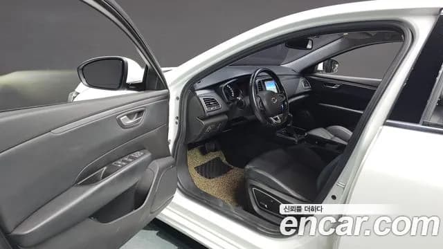 2019 Renault SM6 2.0 LPe SE (Rental car) Sold VIN KNMA4C2CMKP023875 – exterior detail 2019 Renault SM6 2.0 LPe SE (Rental car) Sold VIN KNMA4C2CMKP023875 – exterior detail