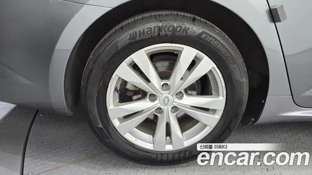 2019 Renault SM6 2.0 LPe SE (Rental car) Sold VIN KNMA4C2CMKP025122 – trunk area 2019 Renault SM6 2.0 LPe SE (Rental car) Sold VIN KNMA4C2CMKP025122 – trunk area