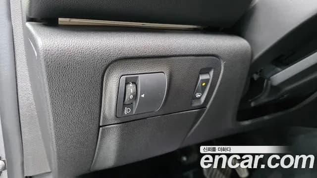 2019 Renault SM6 2.0 LPe LE Sold VIN KNMA4C2CMKP028334 – photo 14 2019 Renault SM6 2.0 LPe LE Sold VIN KNMA4C2CMKP028334 – photo 14