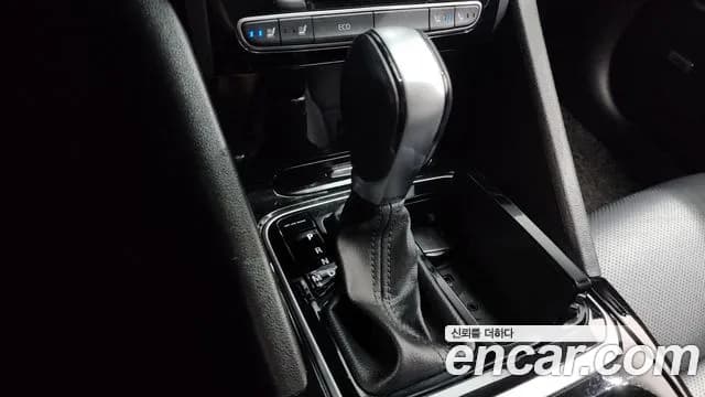 2019 Renault SM6 2.0 LPe LE Sold VIN KNMA4C2CMKP028568 – trunk area 2019 Renault SM6 2.0 LPe LE Sold VIN KNMA4C2CMKP028568 – trunk area