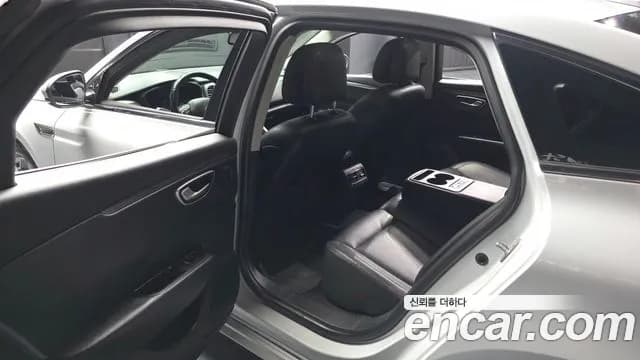 2019 Renault SM6 2.0 LPe SE (Disabled) Sold VIN KNMA4C2CMKP029128 – exterior detail 2019 Renault SM6 2.0 LPe SE (Disabled) Sold VIN KNMA4C2CMKP029128 – exterior detail