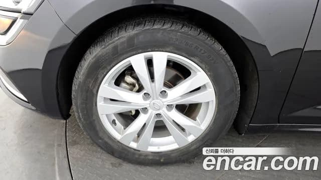 2020 Renault SM6 2.0 LPe SE Sold VIN KNMA4C2CMLP039107 – interior seats 2020 Renault SM6 2.0 LPe SE Sold VIN KNMA4C2CMLP039107 – interior seats