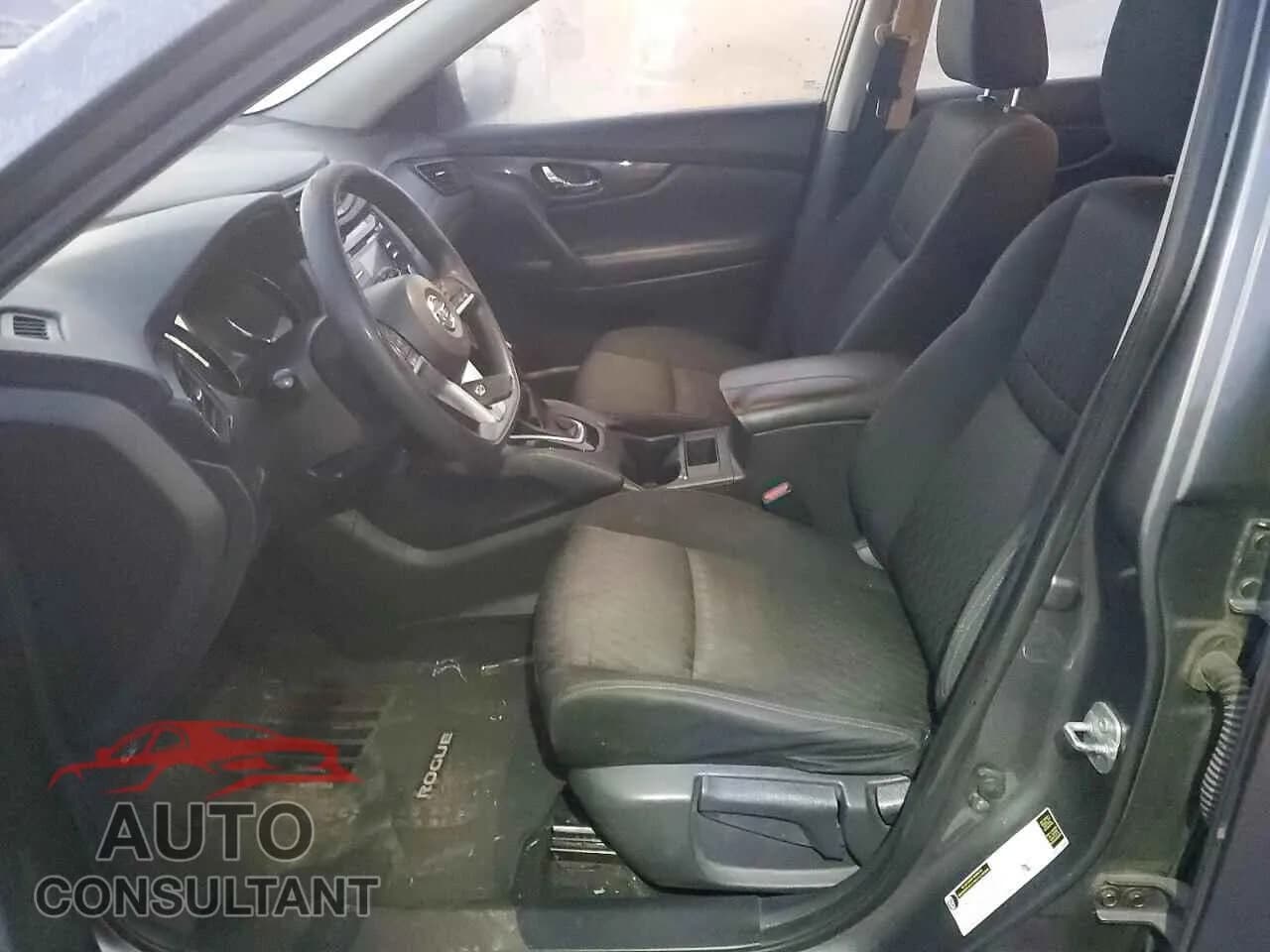 2017 NISSAN ROGUE Damaged VIN KNMAT2MV7HP558685 – exterior detail 2017 NISSAN ROGUE Damaged VIN KNMAT2MV7HP558685 – exterior detail