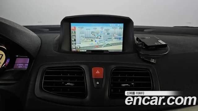 2017 Renault SM3 Neo SE Sold VIN KNMC4C2HMHP201620 – rear exterior 2017 Renault SM3 Neo SE Sold VIN KNMC4C2HMHP201620 – rear exterior