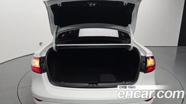 2018 Renault SM3 Neo SE Sold VIN KNMC4C2HMJP207511 – rear exterior 2018 Renault SM3 Neo SE Sold VIN KNMC4C2HMJP207511 – rear exterior