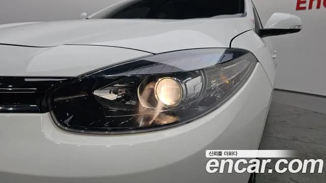 2018 Renault SM3 Neo SE Sold VIN KNMC4C2HMJP208297 – front exterior 2018 Renault SM3 Neo SE Sold VIN KNMC4C2HMJP208297 – front exterior