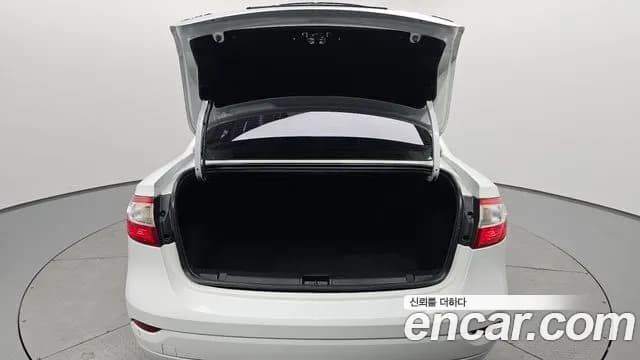 2018 Renault SM3 Neo SE Sold VIN KNMC4C2HMJP208297 – trunk area 2018 Renault SM3 Neo SE Sold VIN KNMC4C2HMJP208297 – trunk area