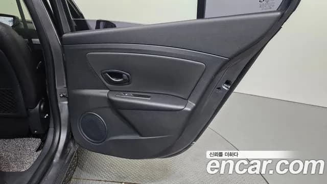 2019 Renault SM3 Neo SE Sold VIN KNMC4C2HMKP212471 – interior seats 2019 Renault SM3 Neo SE Sold VIN KNMC4C2HMKP212471 – interior seats