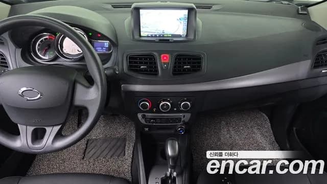 2019 Renault SM3 Neo SE Sold VIN KNMC4C2HMKP212471 – exterior detail 2019 Renault SM3 Neo SE Sold VIN KNMC4C2HMKP212471 – exterior detail
