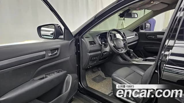 2020 Renault The New QM6 2.0 GDe LE 2WD Sold VIN KNME5C2B0LP060122 – trunk area 2020 Renault The New QM6 2.0 GDe LE 2WD Sold VIN KNME5C2B0LP060122 – trunk area