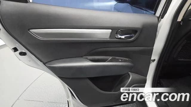 2021 Renault The New QM6 2.0 GDe RE 2WD Sold VIN KNME5C2B4MP077880 – trunk area 2021 Renault The New QM6 2.0 GDe RE 2WD Sold VIN KNME5C2B4MP077880 – trunk area