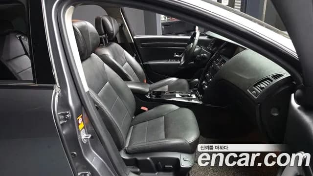 2017 Renault SM7 Nova LPLI 2.0 LPe Disabled Sold VIN KNMG4C2CMHP010077 – trunk area 2017 Renault SM7 Nova LPLI 2.0 LPe Disabled Sold VIN KNMG4C2CMHP010077 – trunk area