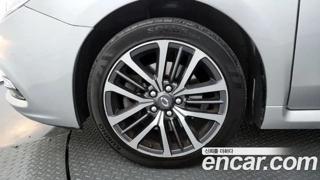 2017 Renault SM7 Nova LPLI 2.0 LPe Disabled Sold VIN KNMG4C2CMHP011752 – photo 17 2017 Renault SM7 Nova LPLI 2.0 LPe Disabled Sold VIN KNMG4C2CMHP011752 – photo 17
